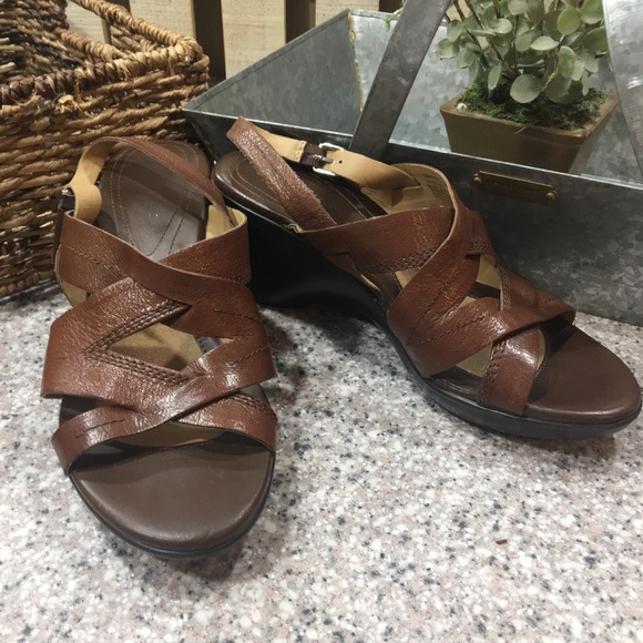 naturalizer veda wedge sandal